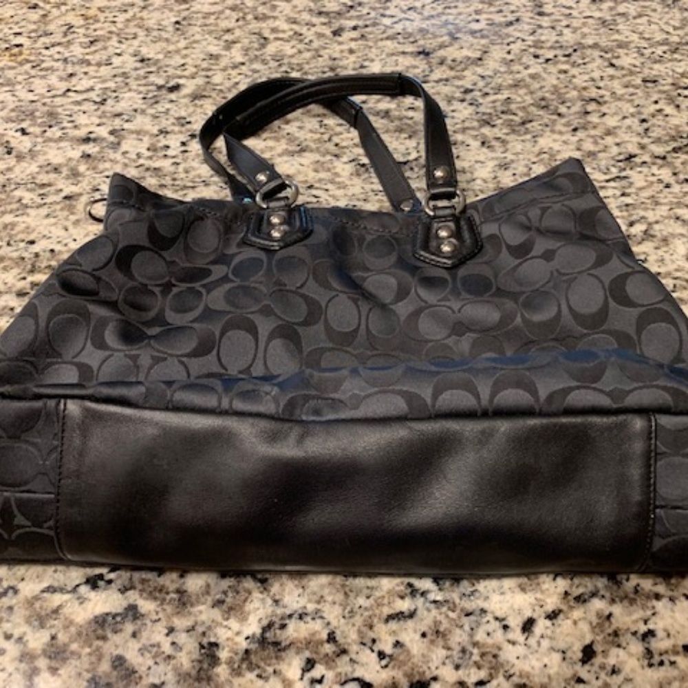 Coach Handbag - Picture 2 of 4